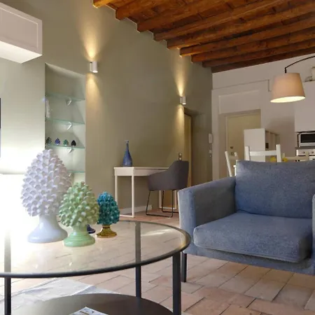 Apartment Navigli Darsena - Luxury With Balcony