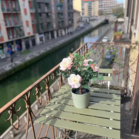 Navigli Darsena - Luxury With Balcony Milan